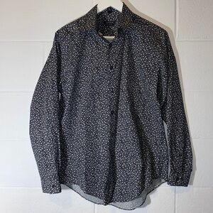 NWOT Van Heusen Slim Fit Button Down Black and White Floral Men’s Shirts